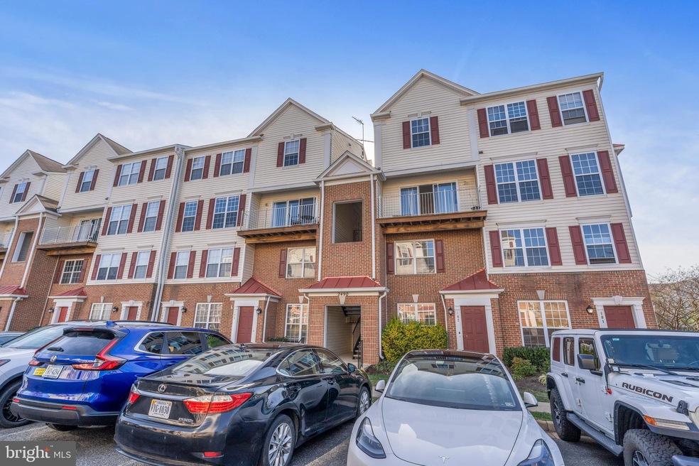 2490 Quick St unit 303, Herndon, VA 20171 - photo 1