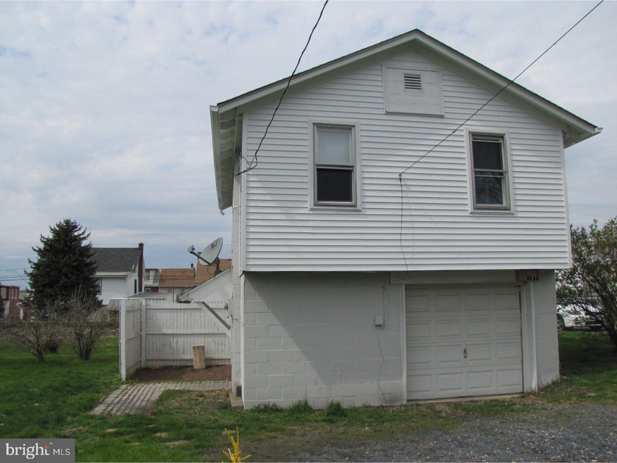 539 Furnace St unit REAR, Emmaus, PA 18049 - photo 1