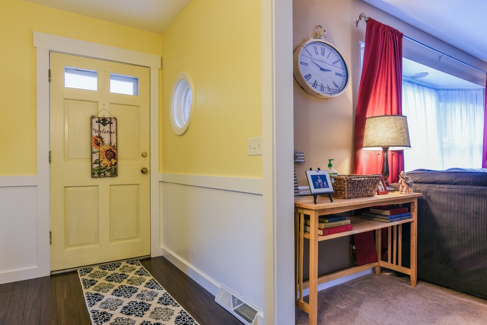 256 Alschuler Dr, Aurora, IL 60506 - photo 1