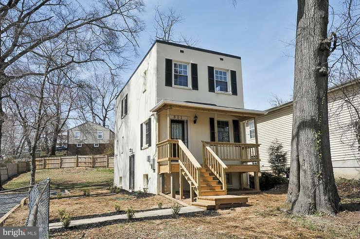 801 Larchmont Ave, Capitol Heights, MD 20743 - photo 1