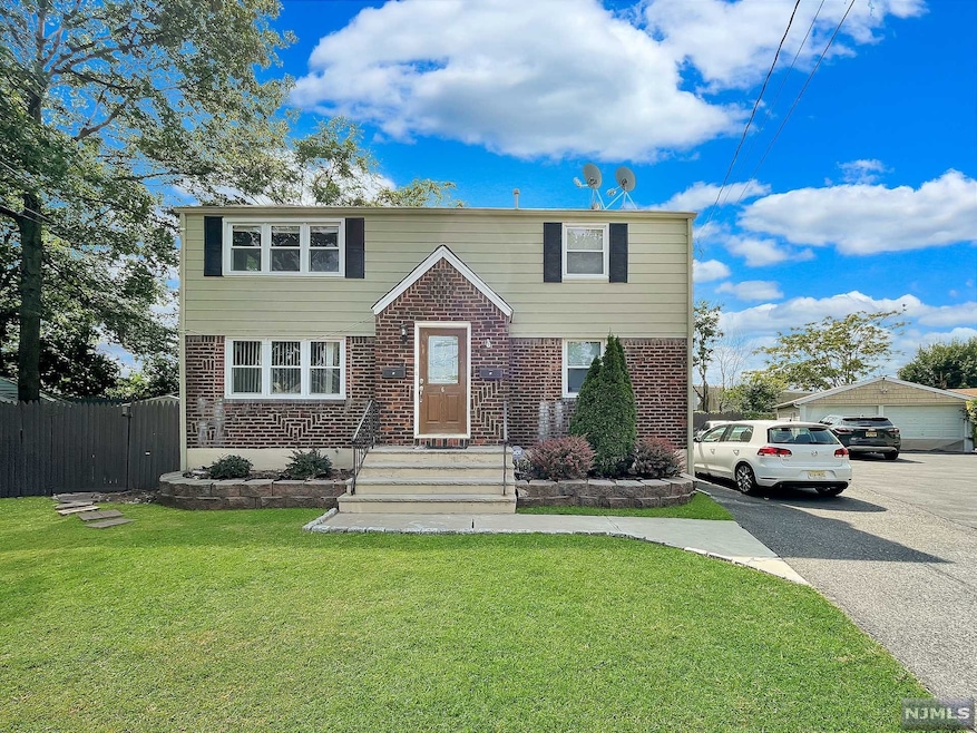 6 Christopher Ct, Lodi, NJ 07644 - photo 1