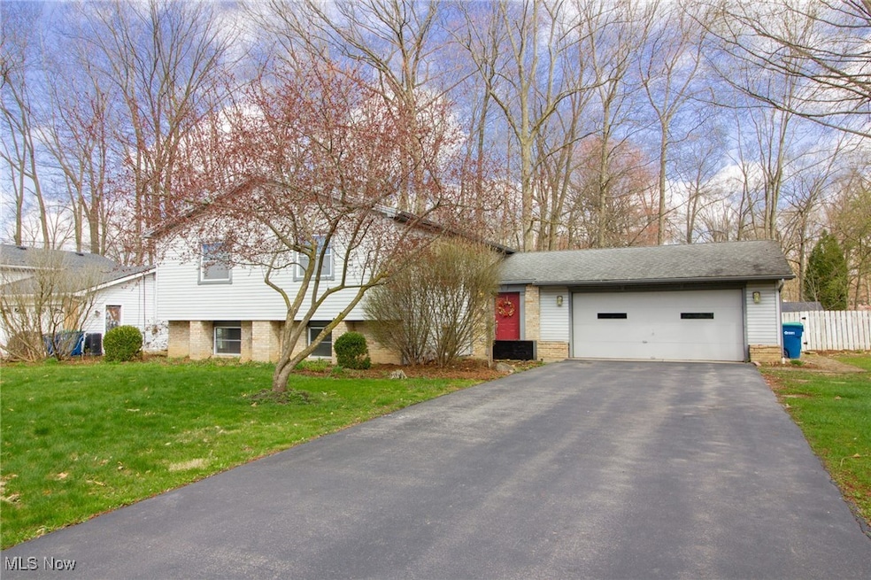 1159 Timbercrest St, Youngstown, OH 44505 - photo 1