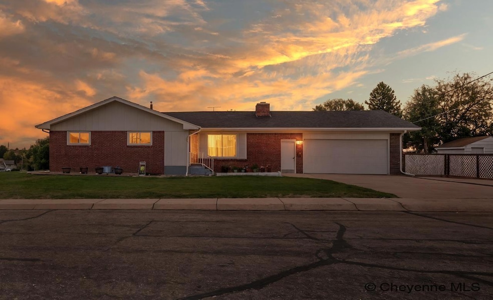 1125 Rosebud Rd, Cheyenne, WY 82001 - photo 1