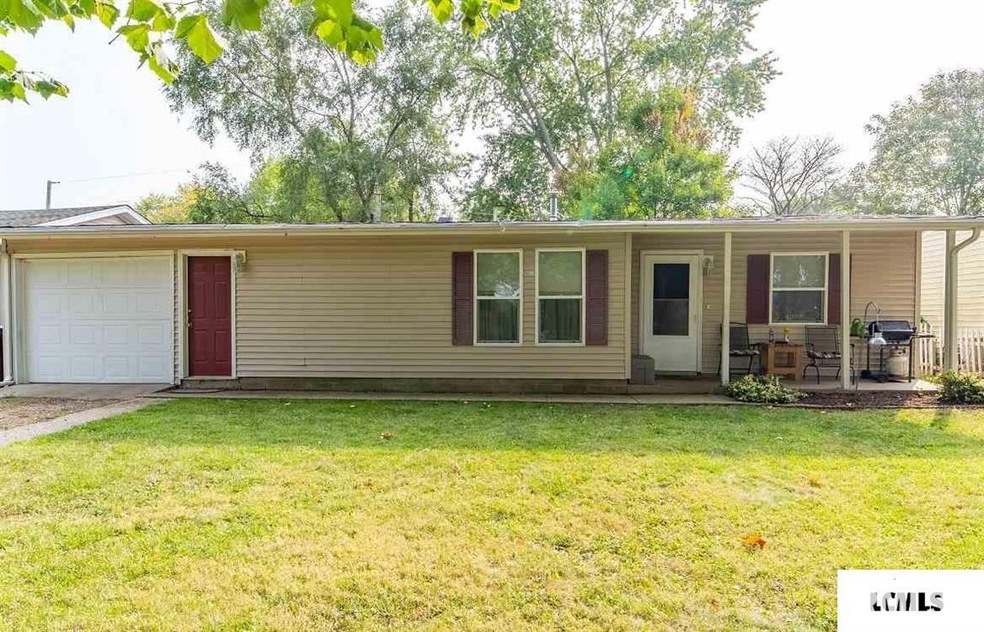 716 Bryan Ave, Lincoln, IL 62656 - photo 1