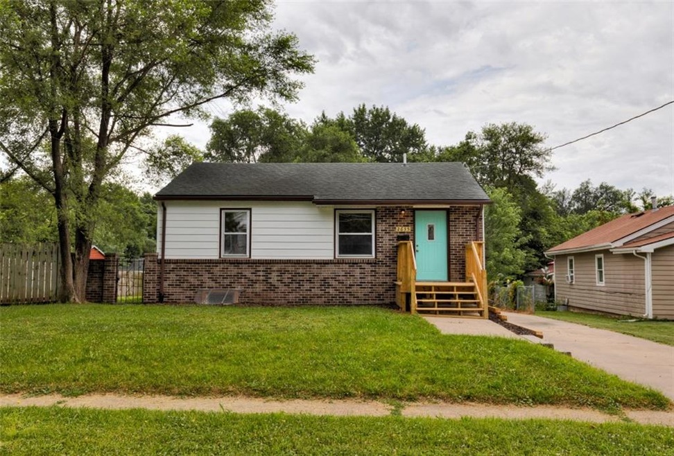 2635 Maple St, Des Moines, IA 50317 - photo 1