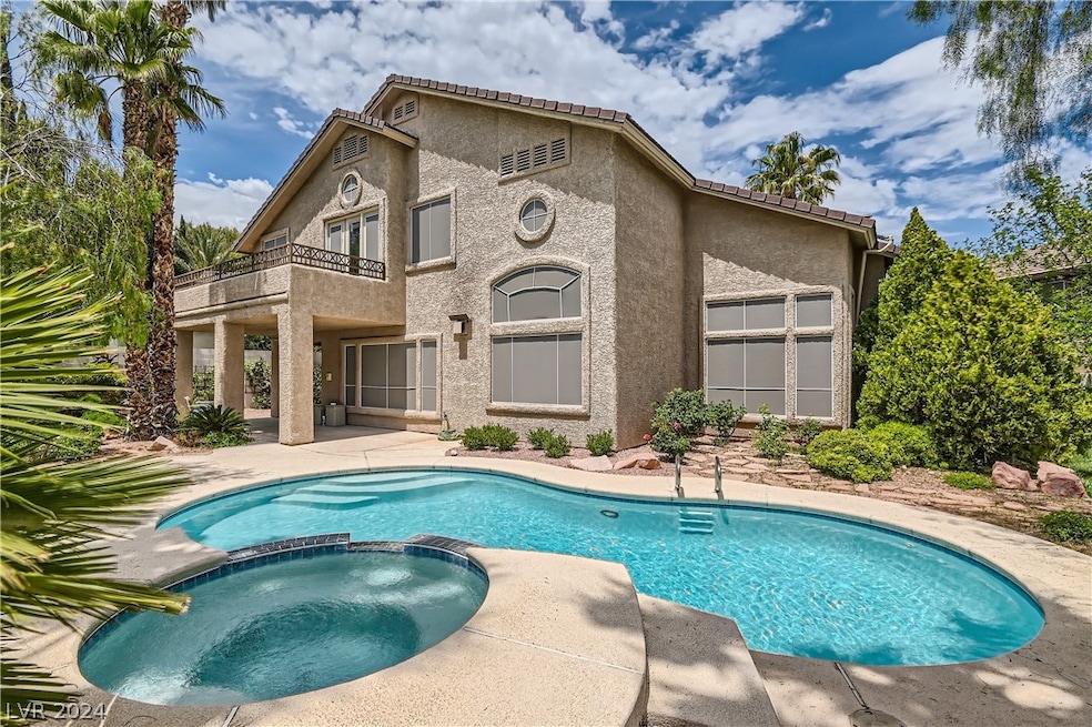 9901 Laurel Springs on the largest lot in Summerli