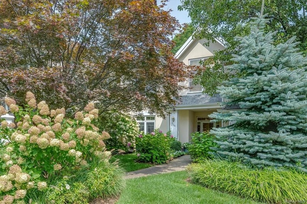 134 Doral Greens Dr W unit 104, Rye Brook, NY 10573 - photo 1