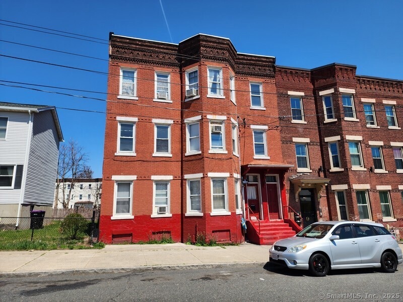 13 Hampshire St, Holyoke, MA 01040 - photo 1