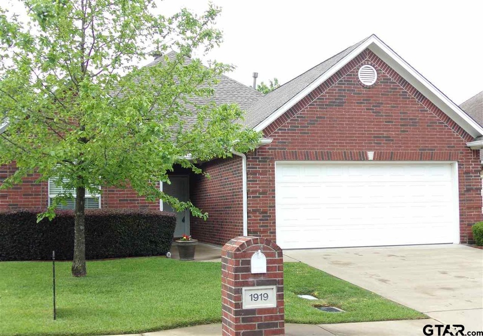 1919 Hollyglen Dr, Tyler, TX 75703 - photo 1