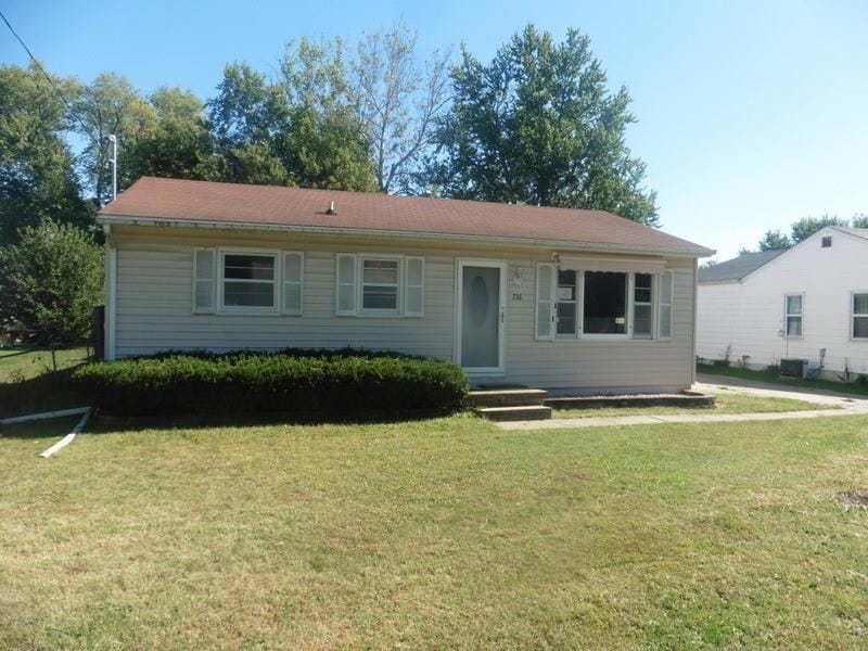 736 Mckinley Ave, Ottumwa, IA 52501 - photo 1