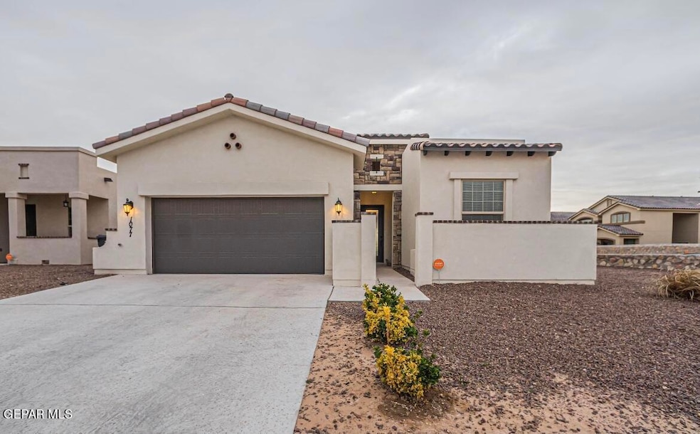 1077 Gaitan St, El Paso, TX 79928 - photo 1