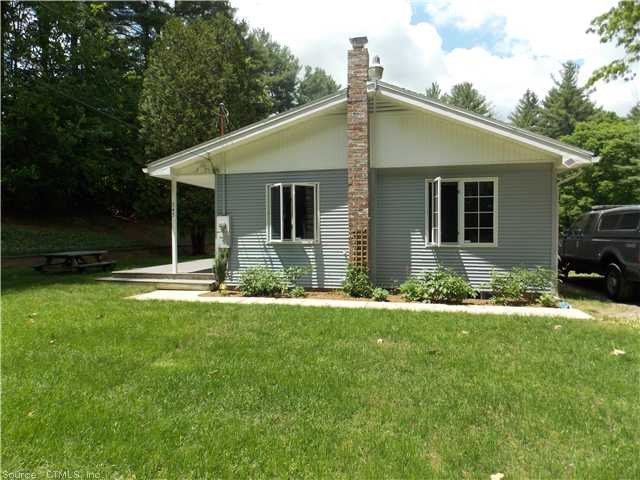 343 Sabin St, Putnam, CT 06260 - photo 1