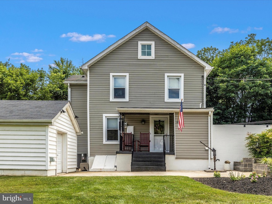 704 Knoxville Rd, Knoxville, MD 21758 - photo 1