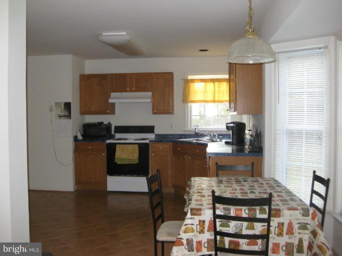 10413 Woodlake Ct, Spotsylvania, VA 22553 - photo 1