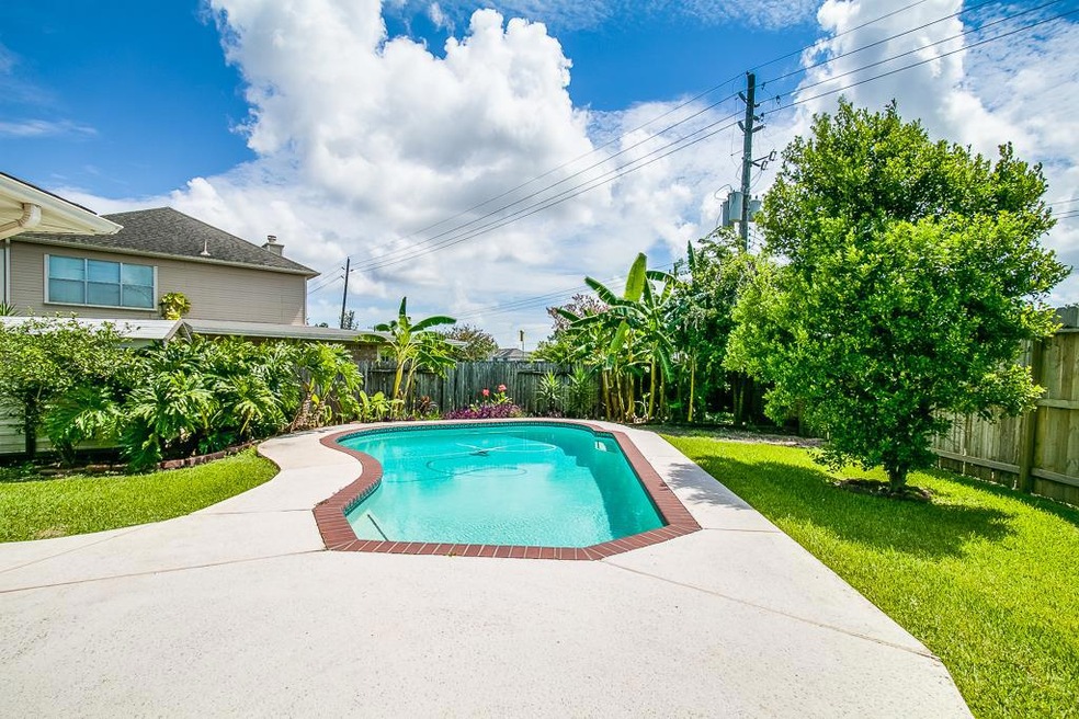 4013 Spring Branch Dr E, Pearland, TX 77584 - photo 1