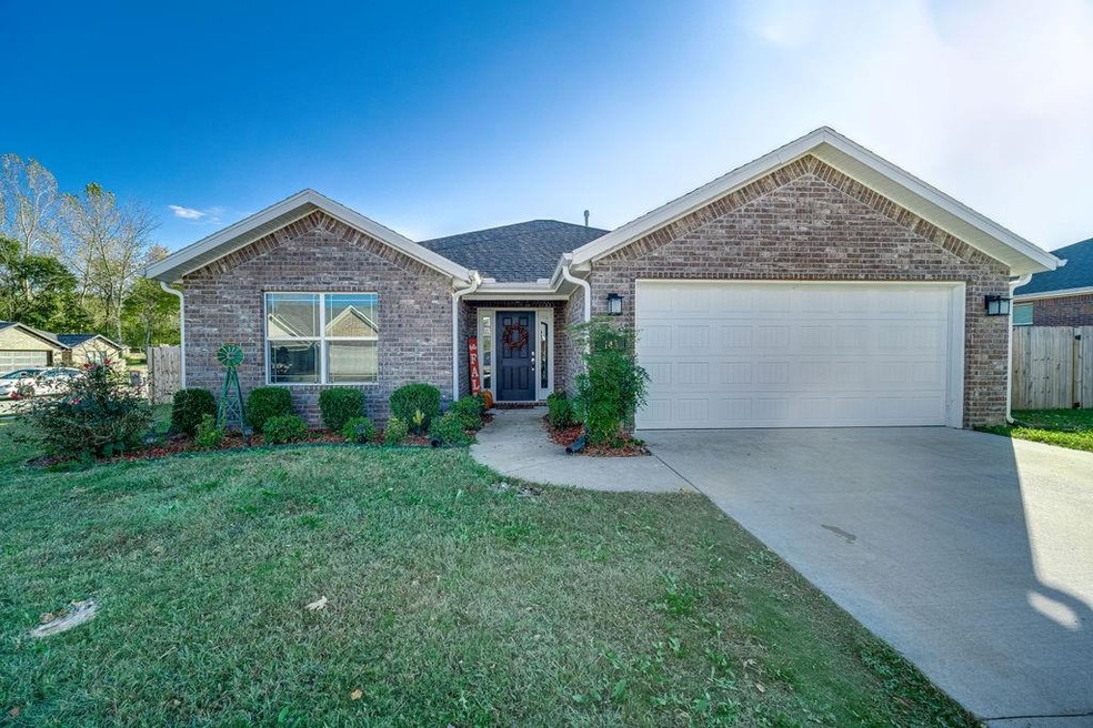 Beautiful home in Elkins!