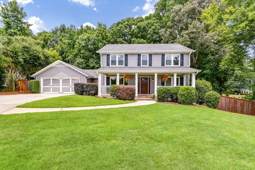 BEAUTIFUL RENOVATED TRADTIONAL HOME IN AWARD WINNI