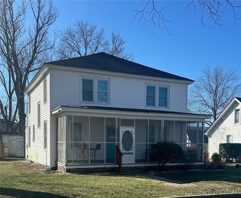 View of front facade with a shingled roof, a front