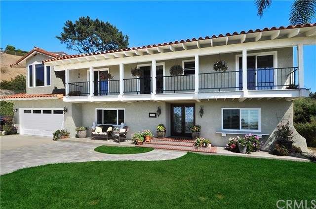 Inviting and charming...balcony deck is accessible