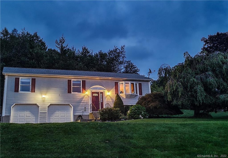 67 1/2 Snipsic Lake Rd, Ellington, CT 06029 - photo 1