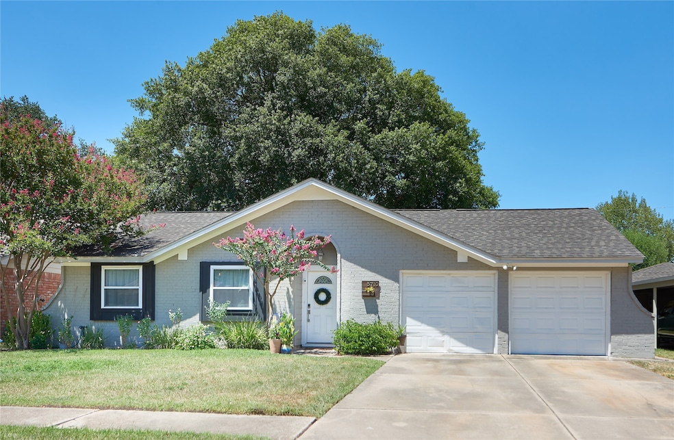 5710 Chrystell Ln, Houston, TX 77092 - photo 1