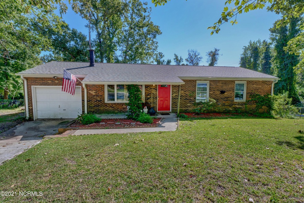 230 Regalwood Dr, Jacksonville, NC 28546 - photo 1