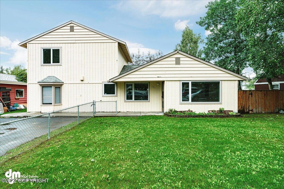 01-Exterior Front_MAX7308