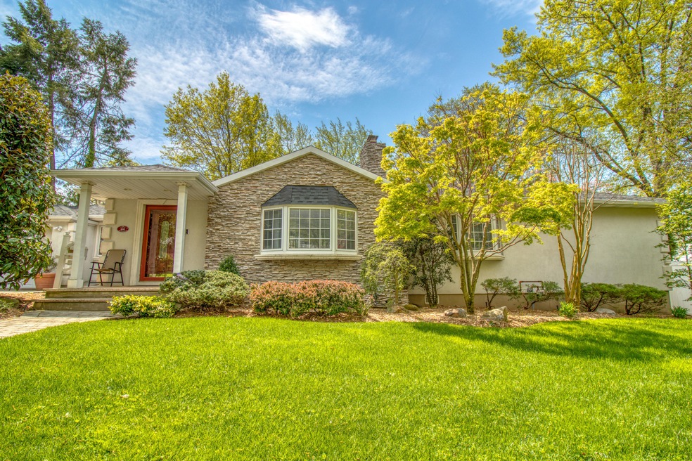 44 E Cheshire Place, Staten Island, NY 10301 - photo 1