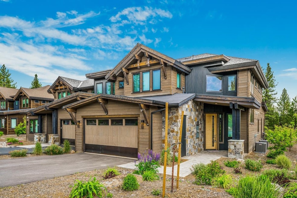 Sold $2,300,000 • Co-Listing Agent