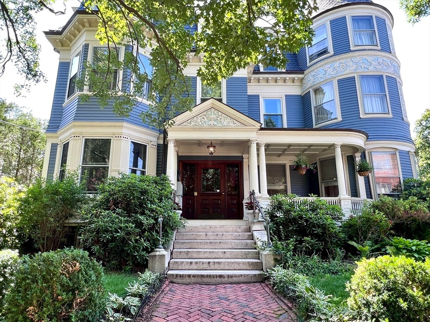 10 Chester St unit 5, Cambridge, MA 02140 - photo 1