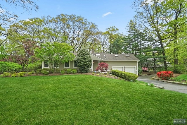 Sold $850,000 • Co-Listing Agent