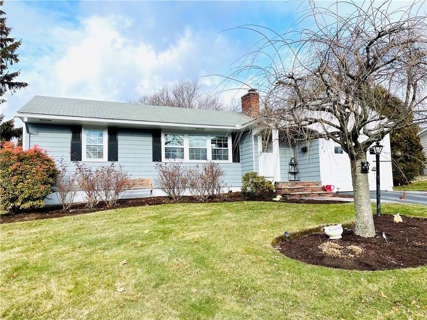 187 Sweetbriar Dr, Cranston, RI 02920 - photo 1