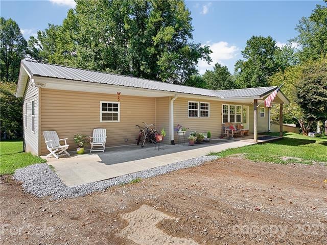 989 Lytle Rd, Hendersonville, NC 28792 - photo 1