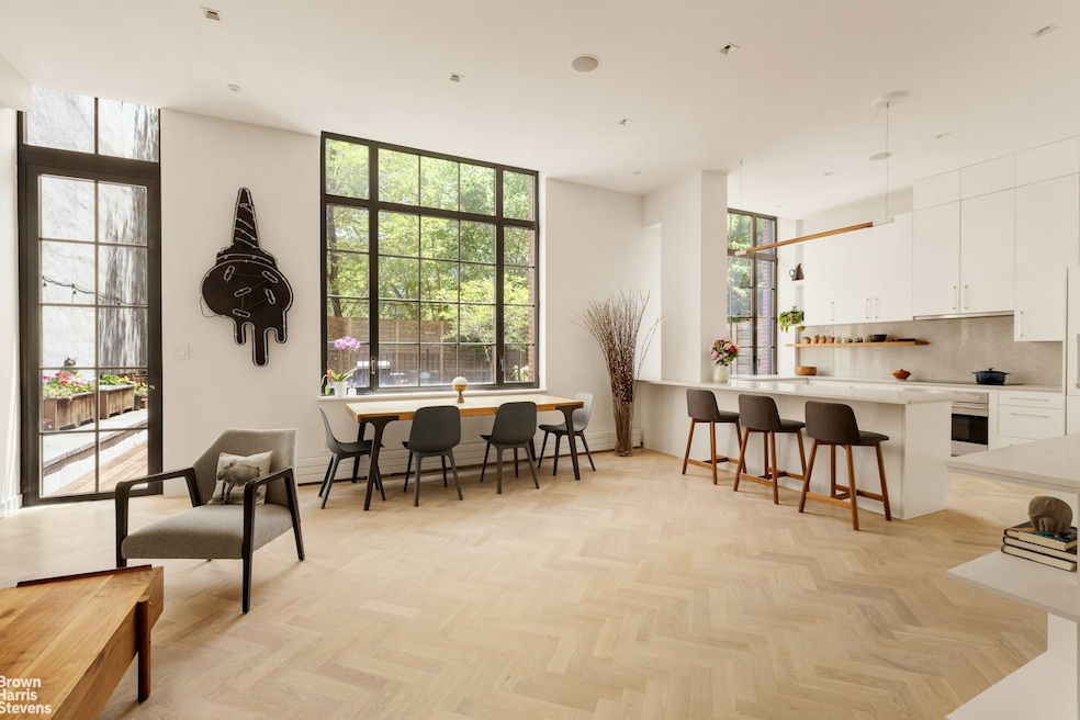 Sold $2,495,000 • Co-Listing Agent