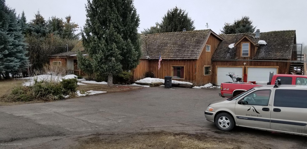 Front view of 4,148 sq ft residence