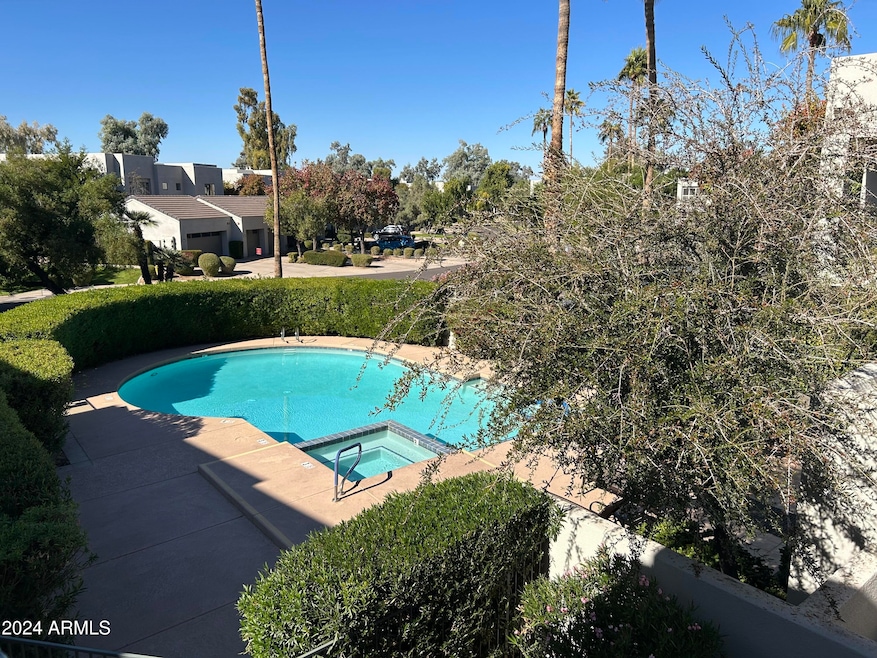 VIEWS POOL/LAGOON