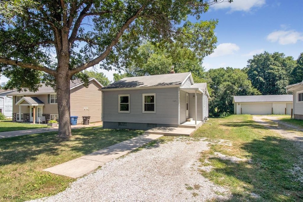 4015 E 32nd St, Des Moines, IA 50317 - photo 1