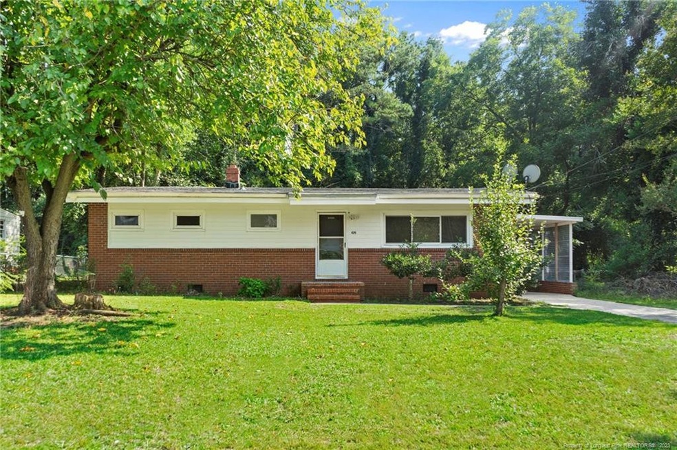 425 Durant Dr, Fayetteville, NC 28304 - photo 1