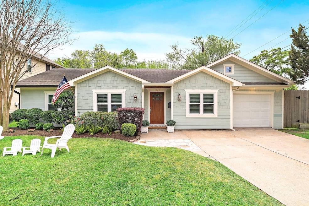 1749 Woodcrest Dr, Houston, TX 77018 - photo 1