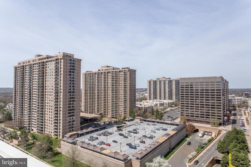 Skyline House unit 1512, Baileys Crossroads, VA 22041 - photo 1