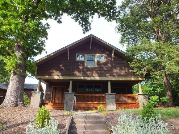 Front Dr and Wide Porch