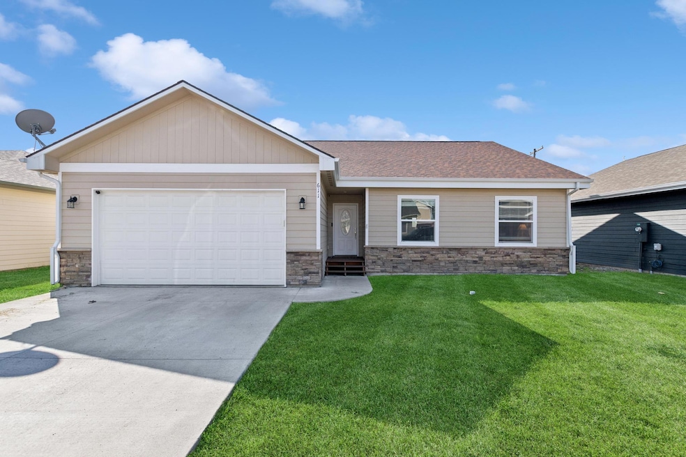 611 Swan Mountain Village Dr, Kalispell, MT 59901 - photo 1