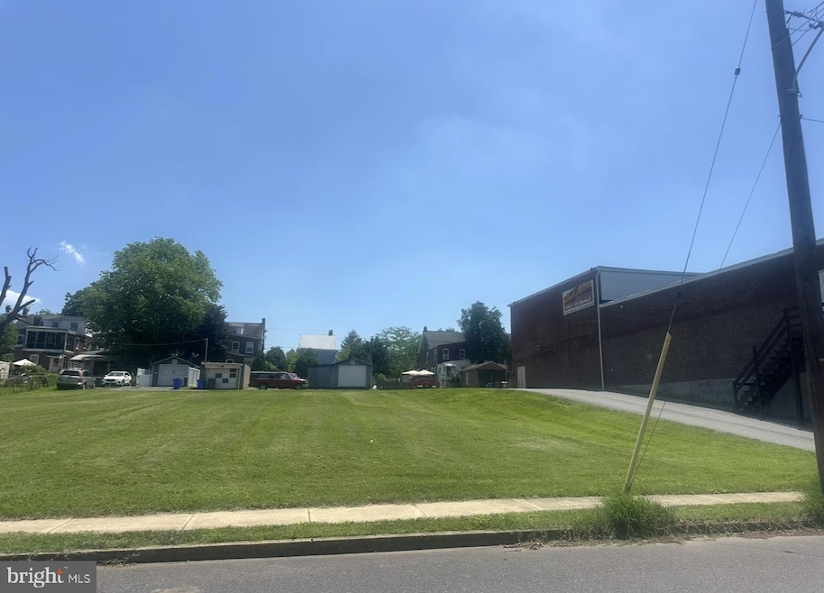 794 Spruce St, Pottstown, PA 19464 - photo 1