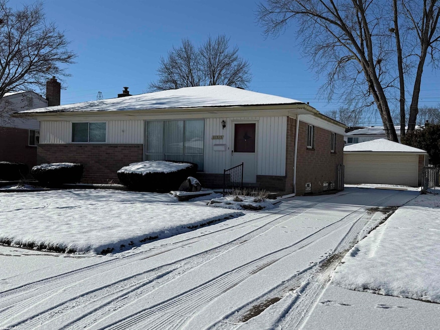 31515 Newport Dr, Warren, MI 48088 - photo 1