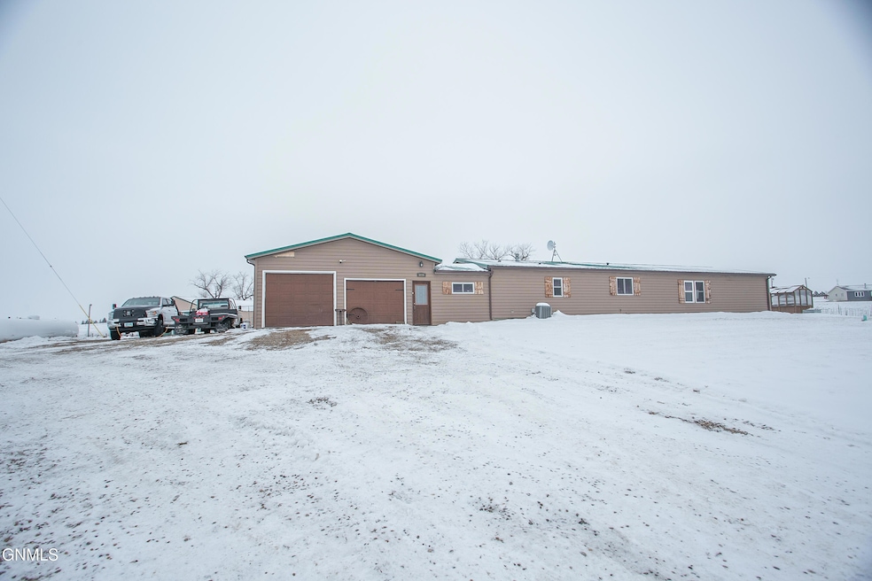 5816 133rd Ave NW, Williston, ND 58801 - photo 1