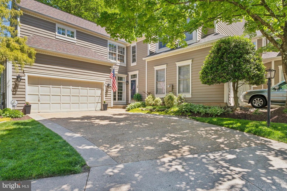 11451 Hollow Timber Ct, Reston, VA 20194 - photo 1