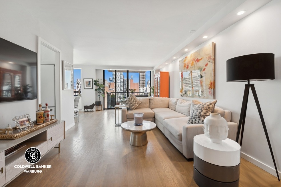 Evans Tower unit 16C, New York, NY 10028 - photo 1