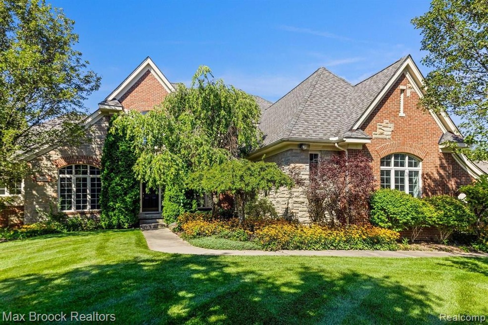 68-web-or-mls-5120 Dorset Field Court063.jpg