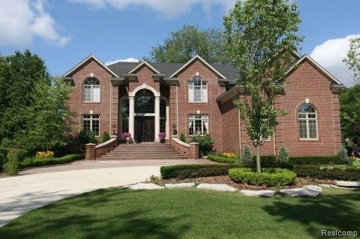 Welcome To 3375 Greentree Road