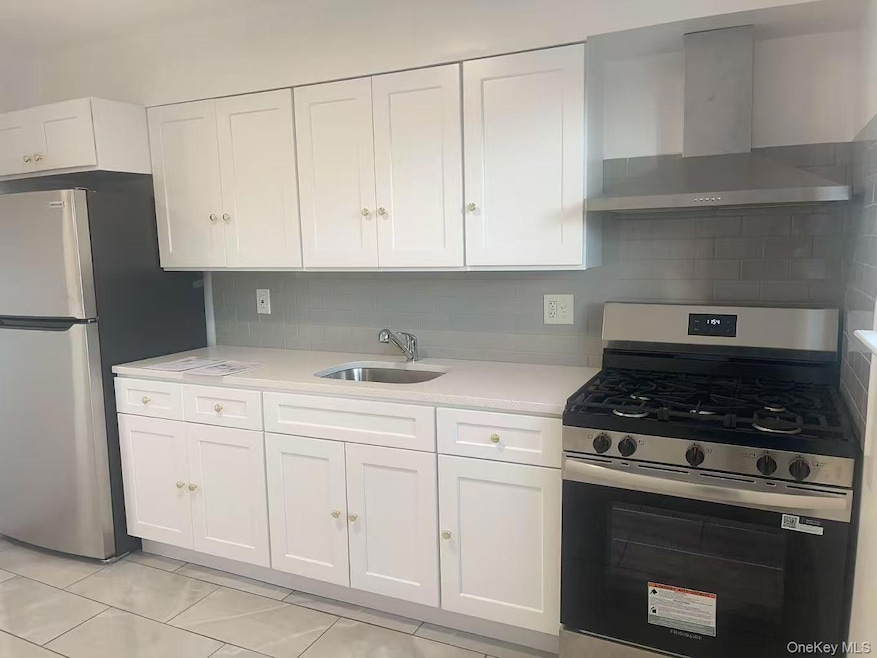 18-11 123rd St unit 4F, College Point, NY 11356 - photo 1